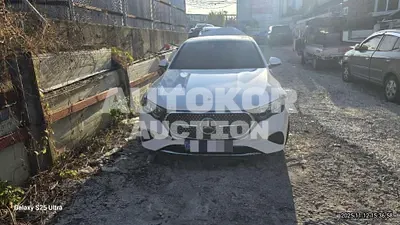 2025, Mercedes-Benz / E 200, 10776 км., gas
