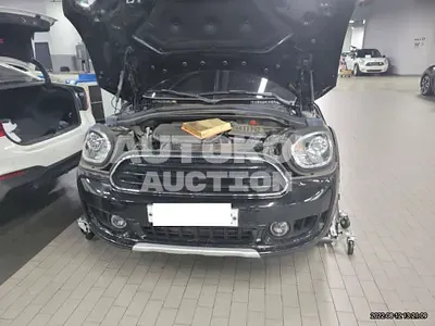 2020, MINI / Countryman, VIN: WMWYX3105L3L23510, 38335 км., gas