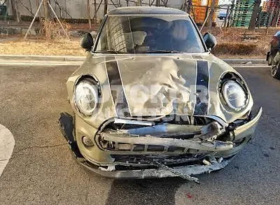 2020, MINI / Cooper, VIN: WMWXR7100L2L85822, 29183 км., hybrid