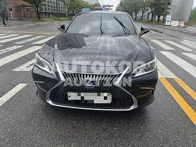 2018, Lexus / es300h, 127685 км., hybrid, 2487 куб.см.