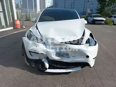 2024, Tesla / Model Y, VIN: LRWYGCFS6RC424543, 15443 км., electric