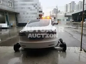 2022, Tesla / Model 3, VIN: 5YJ3E1EBXNF229115, 13000 км., electric
