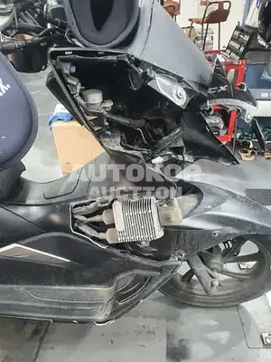 2020, BMW / 125, gas