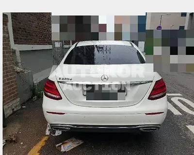 2016, Mercedes-Benz / E 220, 157131 км., diesel, 1950 куб.см.