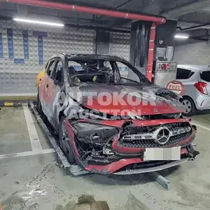 2020, Mercedes-Benz / GLA 250, VIN: W1N4N4HBXLJ154285, 100000 км., gas