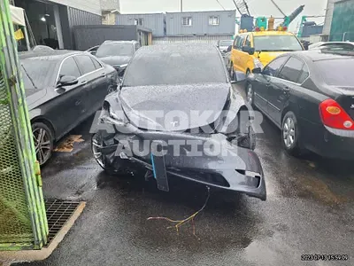 2021, Tesla / Model Y, VIN: 5YJYGDEE6MF227369, 90841 км., electric
