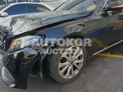 2019, Mercedes-Benz / E 300, VIN: WDDZF4KB7KA677688, 30000 км., gas