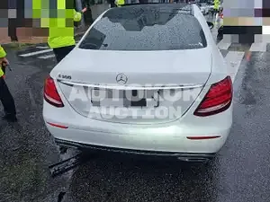 2016, Mercedes-Benz / E 300, 100000 км., gas