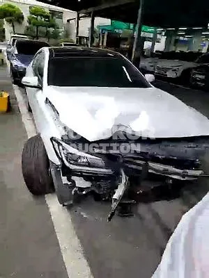 2017, Genesis / G80, VIN: KMHGL41DBJU239864, gas