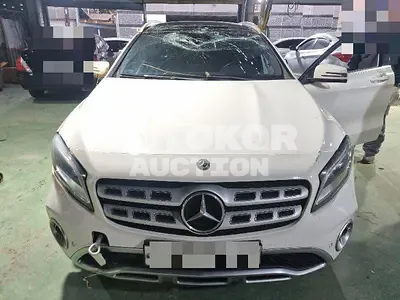 2018, Mercedes-Benz / GLA 220, 84972 км., gas