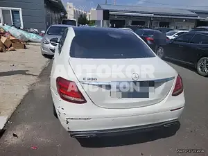 2017, Mercedes-Benz / E 300, VIN: WDDZF4JBXHA149962, 150000 км., gas