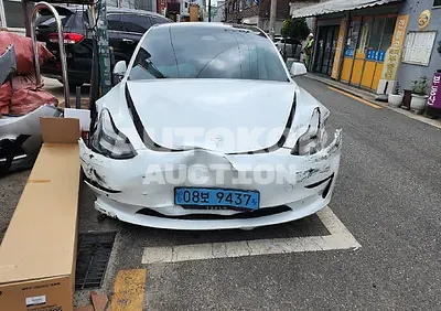 2020, Tesla / Model 3, VIN: 5YJ3E1EB1LF585661, 104000 км., electric