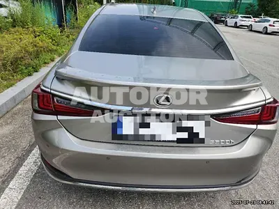 2025, Lexus / ES 300, 9153 км., hybrid