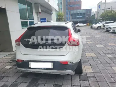 2017, Volvo / V40, VIN: YV1MZA8KDH2120793, 59981 км., diesel