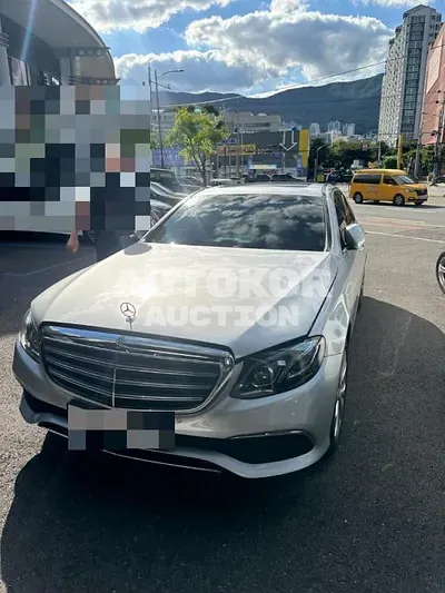 2018, Mercedes-Benz / E 300, 30000 км., gas