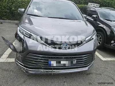 2023, Toyota / Sienna, 87375 км., hybrid