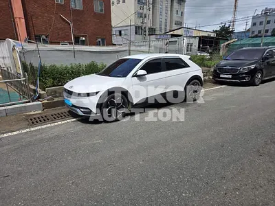 2022, Hyundai / ionic5, VIN: KMHKL81AFNU072118, 209033 км., electric