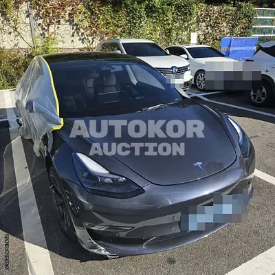 2022, Tesla / Model 3, 60000 км., electric
