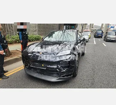 2025, Porsche / Macan, electric