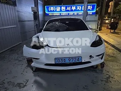 2022, Tesla / Model 3, 32297 км., electric