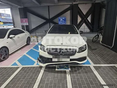 2017, Mercedes-Benz / E 300, 70594 км., gas