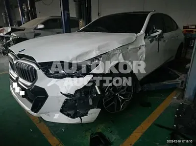 2025, BMW / 520i, VIN: WBA21FJ06SCU43078, gas