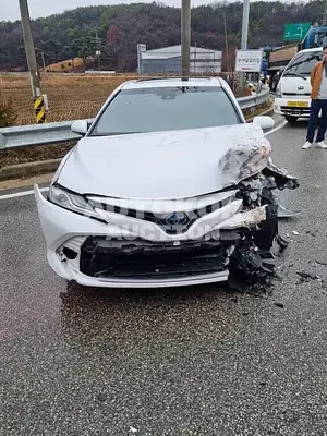 2020, Toyota / Camry, VIN: JTNB21HKXL3075172, hybrid
