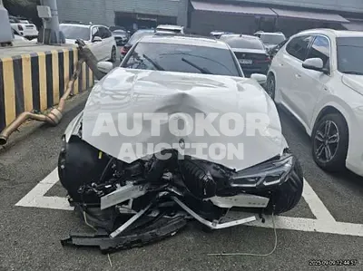 2025, BMW / 320i, gas