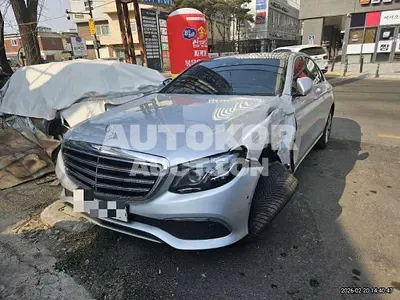 2017, Mercedes-Benz / e300, 65232 км., gas