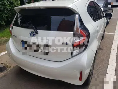 2020, Toyota / Prius C, 31340 км., hybrid