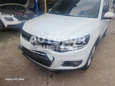 2015, Volkswagen / Tiguan, VIN: WVGZZZ5NZGW502812, 124475 км., diesel