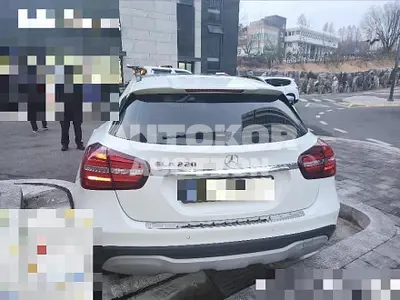 2017, Mercedes-Benz / GLA 220, 60000 км., gas
