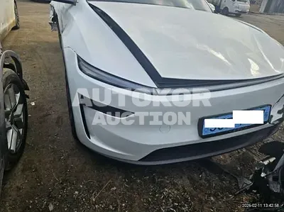 2025, Tesla / Model Y, VIN: LRWYGCFJ9SC365825, electric