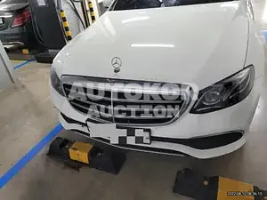 2019, Mercedes-Benz / E 300, VIN: WDDZF4KBXKA673764, gas