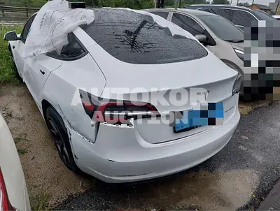 2022, Tesla / Model 3, electric