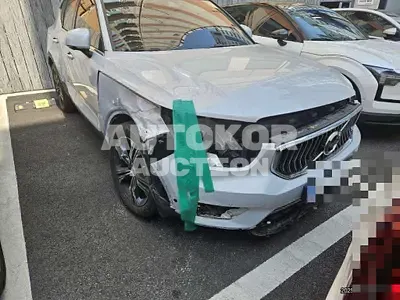 2022, Volvo / XC40, gas