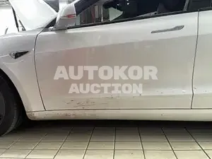 2020, Tesla / Model 3, VIN: 5YJ3E1EB4LF692333, 34502 км., electric