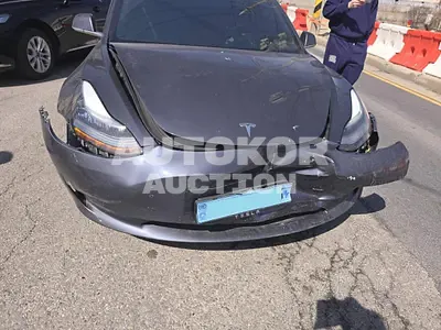 2020, Tesla / Model 3, VIN: 5YJ3E1EAXLF809808, 77110 км., electric