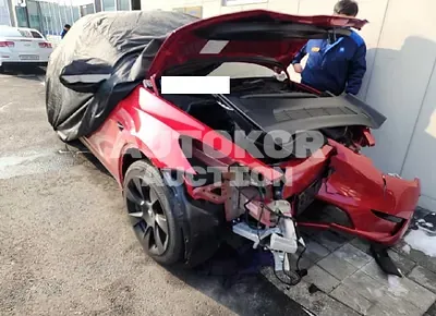 2024, Tesla / Model Y, VIN: LRWYGCFS4RC159248, electric
