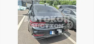 2025, Genesis / G80, 11085 км., gas, 2497 куб.см.