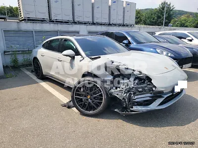 2023, Porsche / Panamera, VIN: WP0BJ2972PL143283, 5010 км., gas