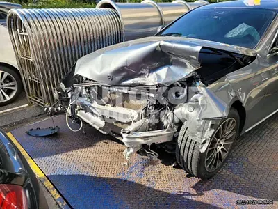 2019, Mercedes-Benz / E 300, VIN: WDDZF4JBXKA653015, 35196 км., gas