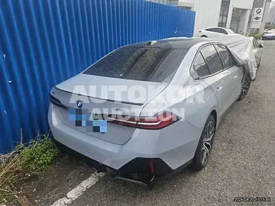 2023, BMW / i5, 46368 км., electric