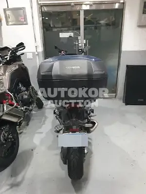 2021, BMW / 750, 10000 км., gas, 745 куб.см.