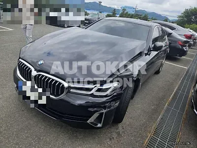 2021, BMW / 530, 64523 км., hybrid