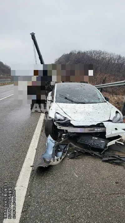2021, Tesla / Model 3, electric