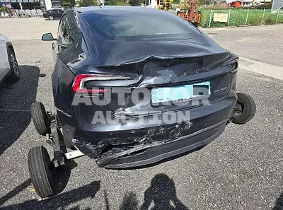 2024, Tesla / Model 3, VIN: LRW3E7EK8RC250662, 2988 км., electric, 230 куб.см.
