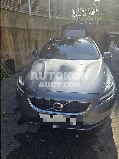 2018, Volvo / V40, 72730 км., diesel, 1969 куб.см.