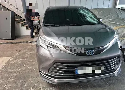 2023, Toyota / Sienna, 220736 км., hybrid, 2487 куб.см.