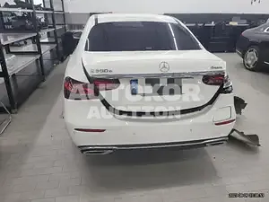 2021, Mercedes-Benz / E 300, VIN: W1KZF5EB8MA984565, 23530 км., hybrid